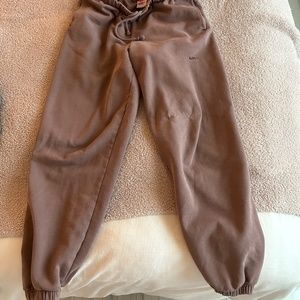Aritzia COZY AF Jogger Sweatpants